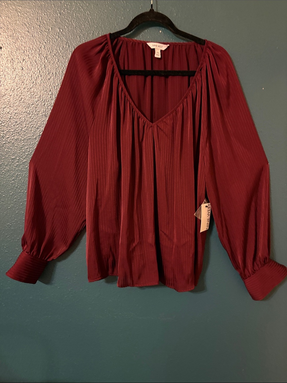 Nine West Women's Wine Pleated V-Neck Balloon Sleeve Blouse